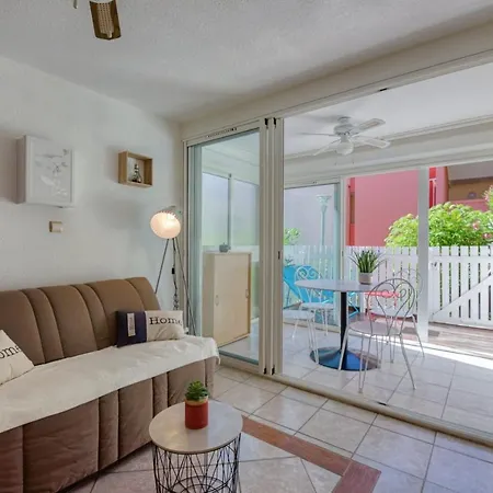 Daire Charming Flat Close To The Pond Of Agde