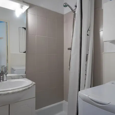 Charming Flat Close To The Pond Of Agde