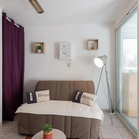 Charming Flat Close To The Pond Of Agde
