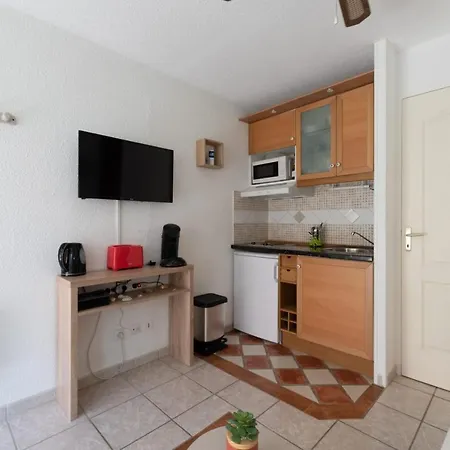 Charming Flat Close To The Pond Of Apartment *